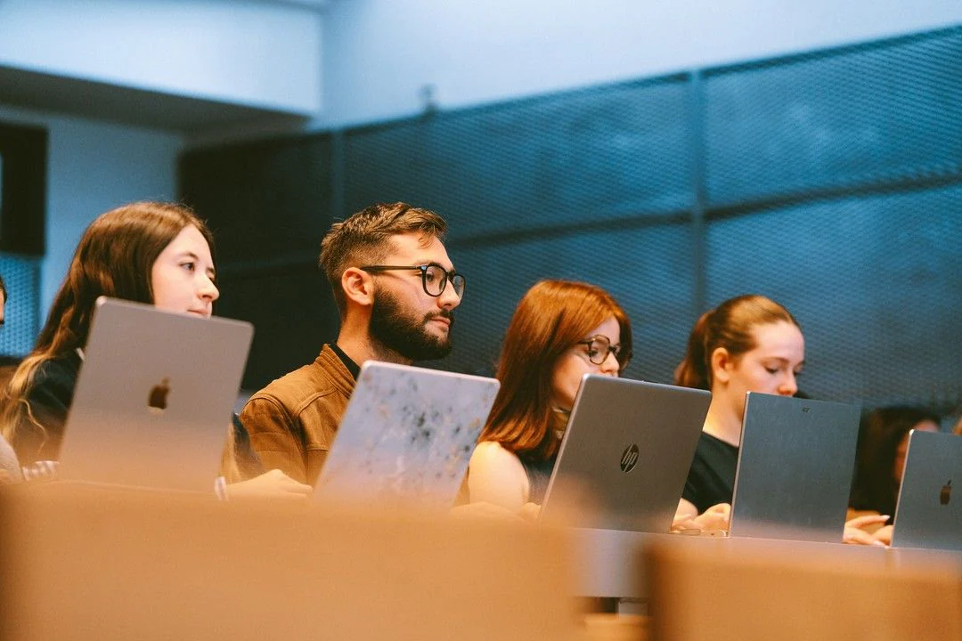 Étudiants de l'IGR-IAE Rennes pendant une journée de tournage Content Day